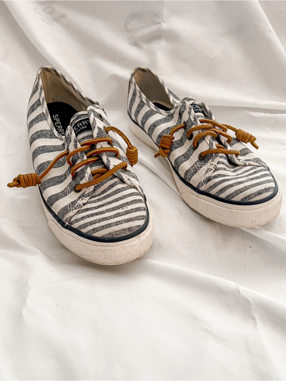 Sperry Navy & White Striped Canvas Sneakers with Tan Leather Laces Size 8 1/2